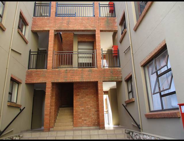 2 BEDROOM APARTMENT FOR SALE IN WILRO PARK